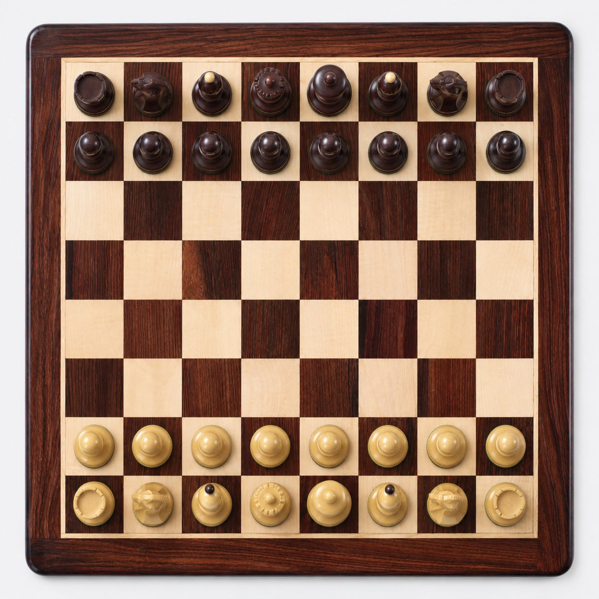 1950s Fischer Dubrovnik Chess Set Combo with Mahogany-Stained & Boxwood Pieces, 21" Chessboard, and Leatherette Storage Coffer - chessboard top view