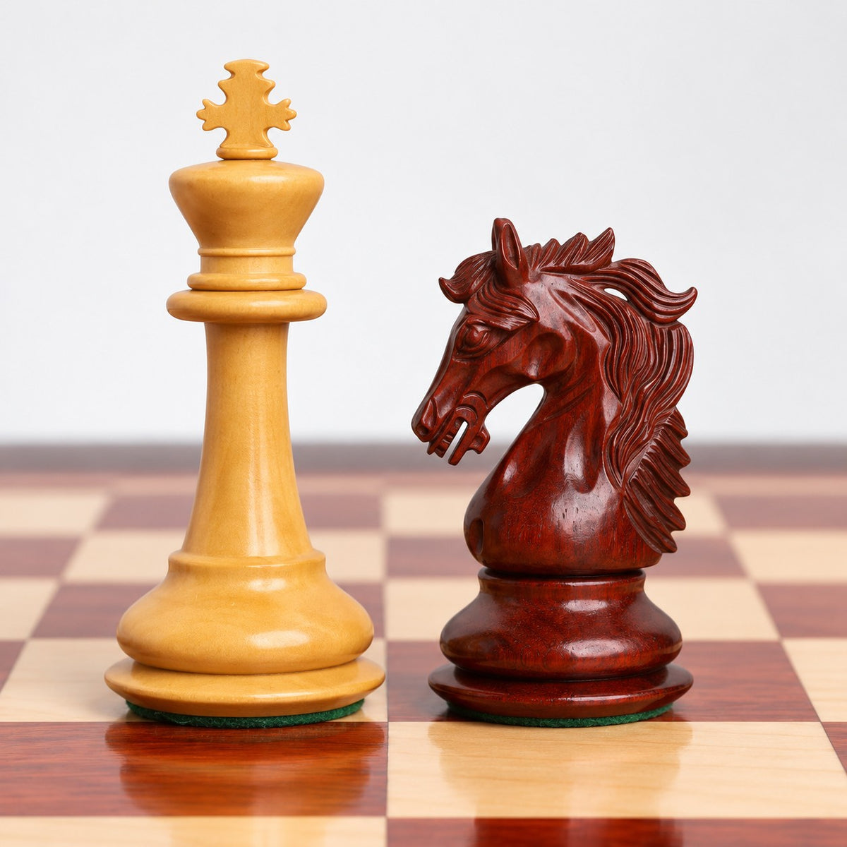 3.9" Heritage Series Staunton Chess Set - Bud Rosewood Pieces with 21" Chess Board & Storage Box - king and knight close-up