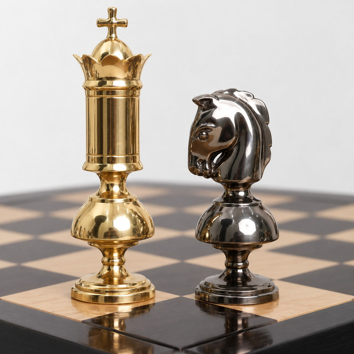 6-Inch Giant Victorian Series Brass Metal Luxury Chess Set with Metal Pieces and 25-Inch Ebony Wood Chessboard - king and knight close-up